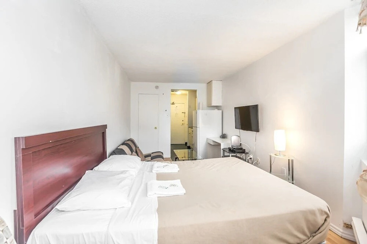 Room 3 of 11