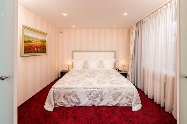 Room 10 of 45