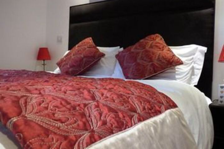 Room 12 of 25