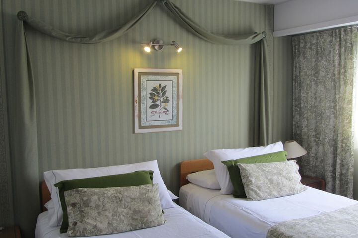 Room 11 of 85