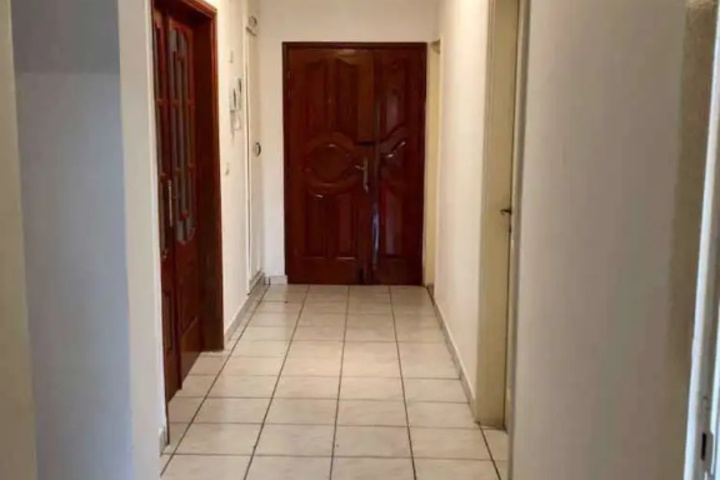 Room 10 of 13