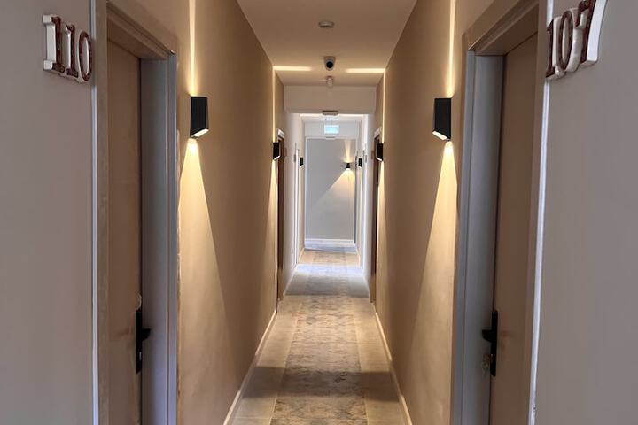 Room 6 of 40