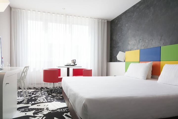 Room 7 of 29