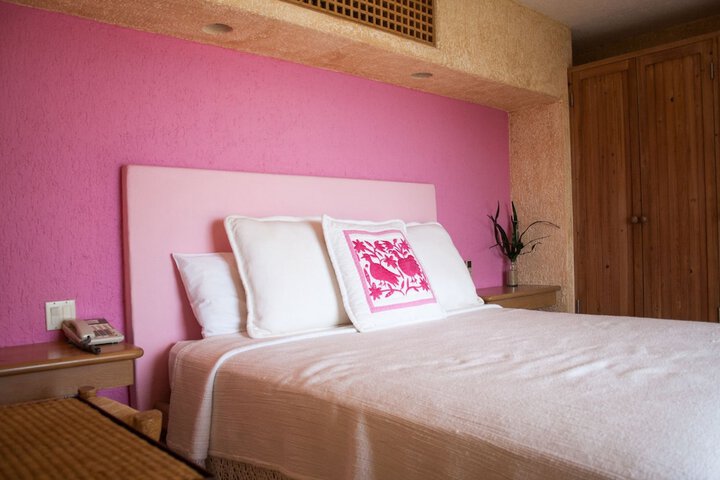 Room 4 of 20