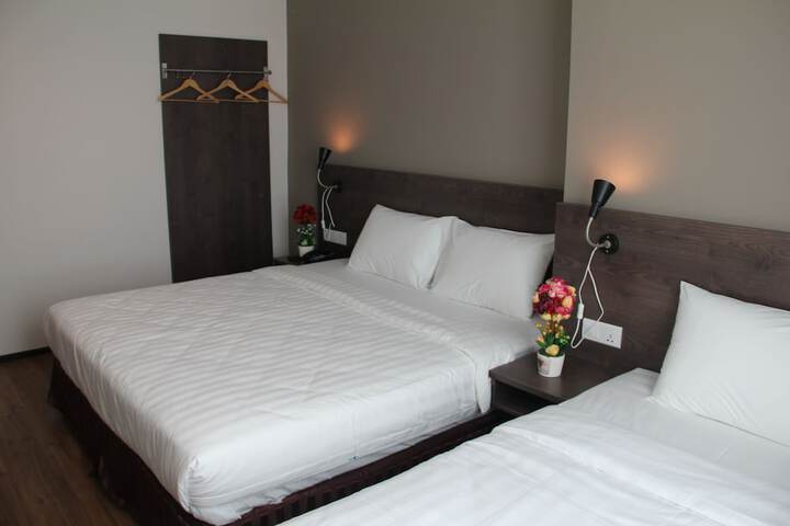 Room 12 of 50