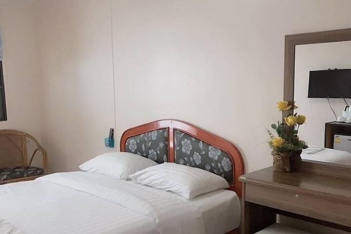 Room 9 of 24