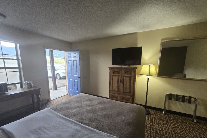 Room 35 of 79