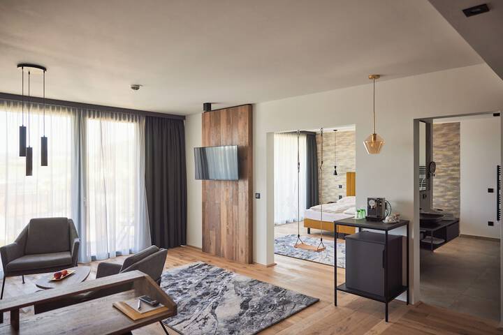 Room 2 of 34