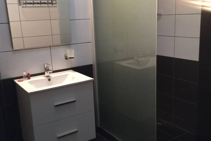 Room 20 of 35
