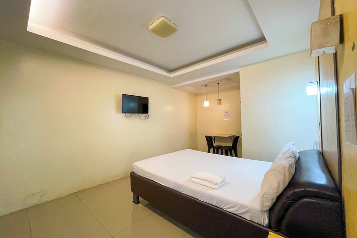 Room 9 of 35