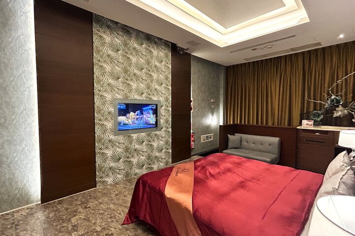 Room 43 of 97