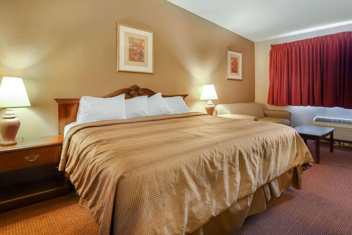 1 King Bed (6 of 12)