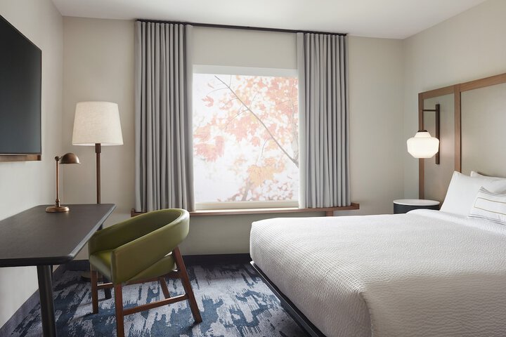 Room 4 of 70