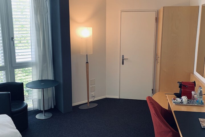 Room 20 of 39
