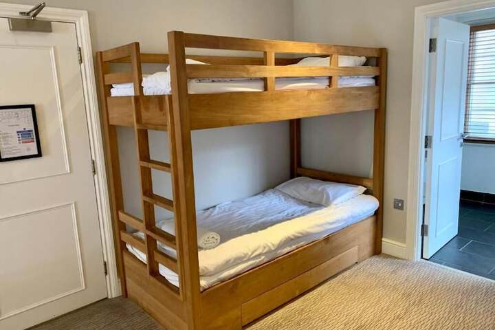 Room 10 of 64