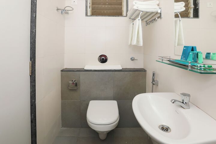 Room 15 of 32