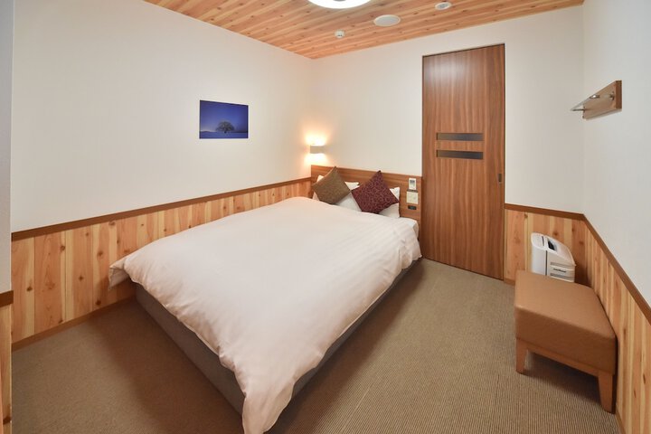 Room 9 of 78