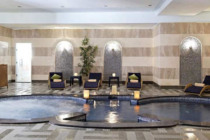 Hotel with Pool