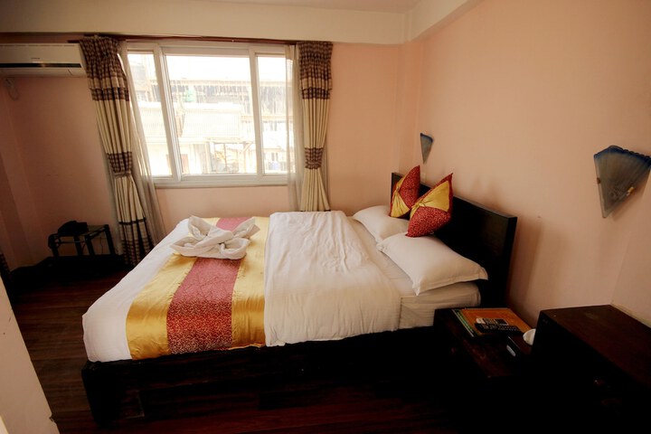 Room 9 of 30