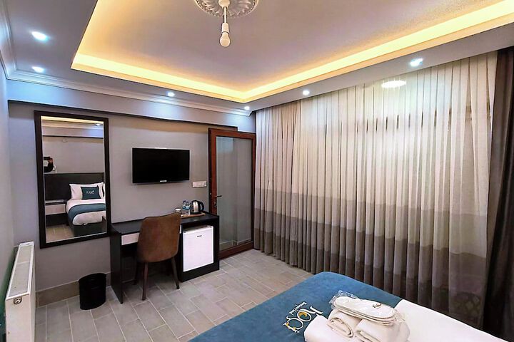 Room 8 of 30