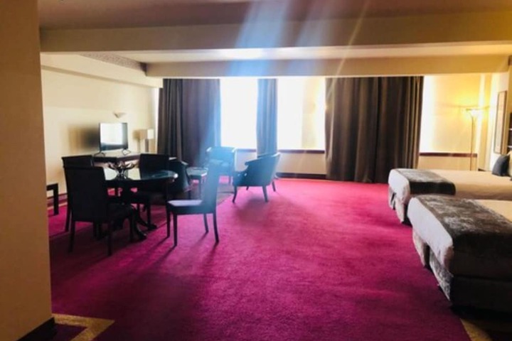 Room 11 of 34