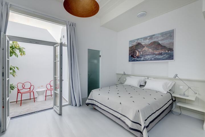 Room 10 of 64