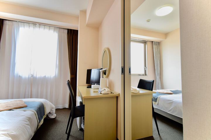 Room 8 of 45