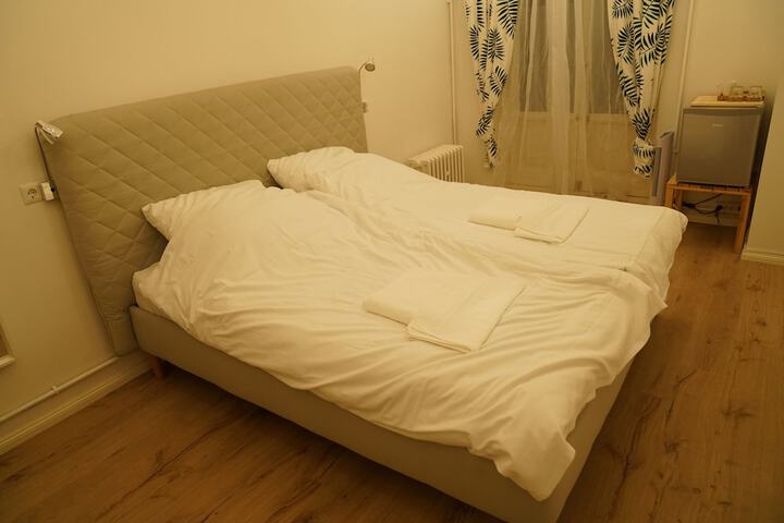 Room 10 of 15