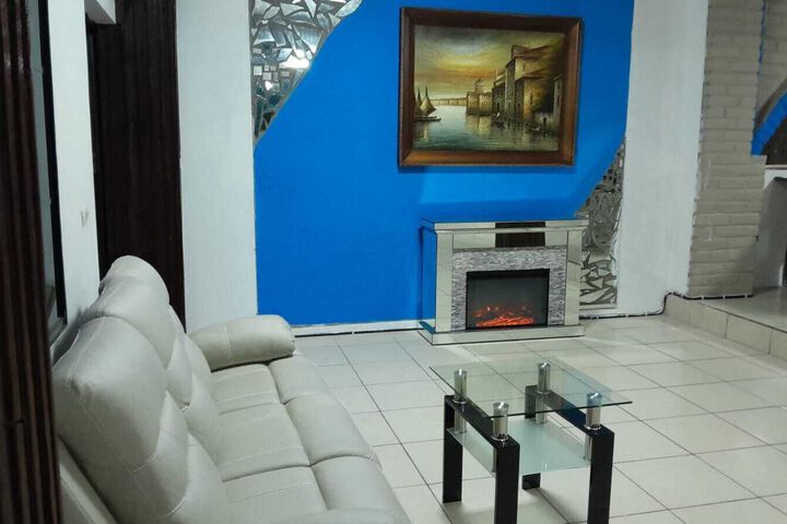 Room 9 of 26