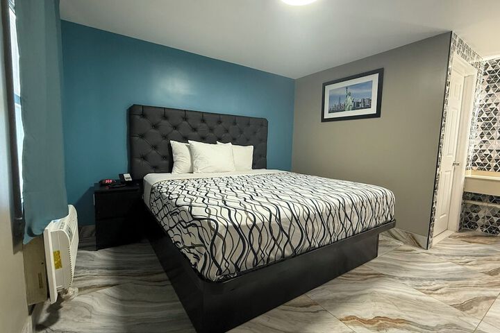 Room 9 of 26