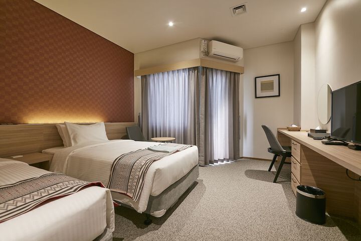 Room 28 of 89