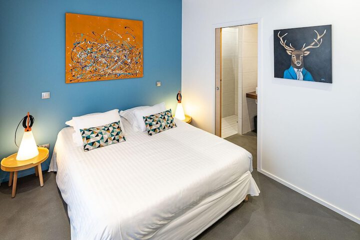 Room 3 of 60