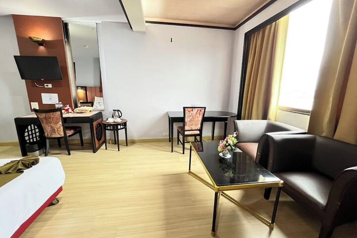 Room 16 of 43