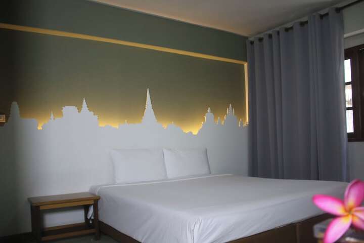 Room 25 of 63