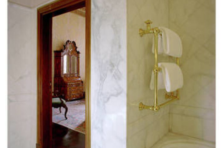 Room 3 of 111