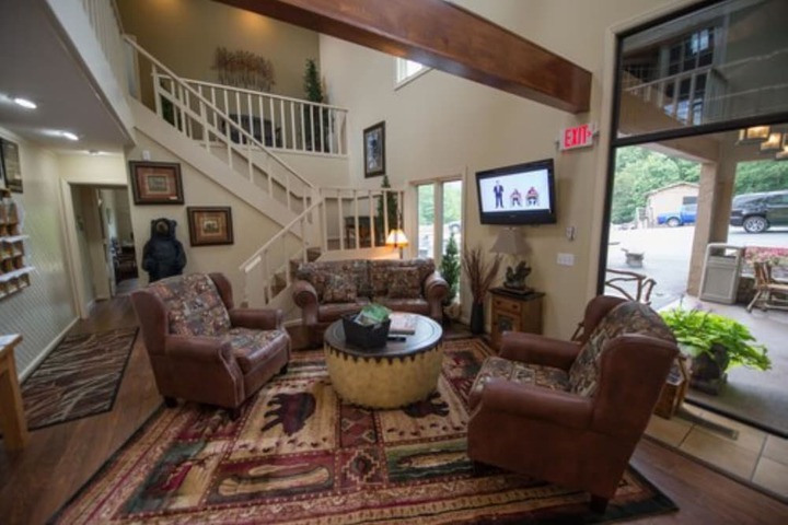 Entrance & Lobby