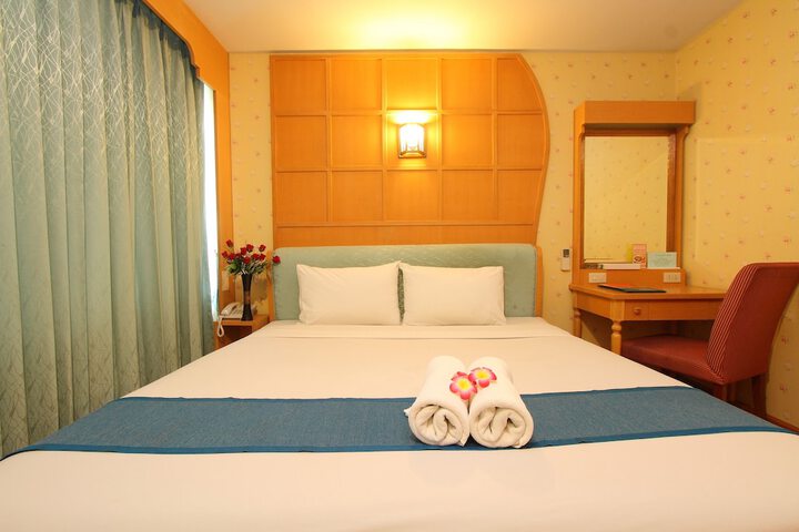 Room 3 of 34