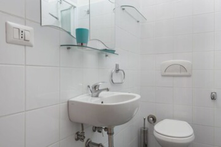 Room 2 of 14