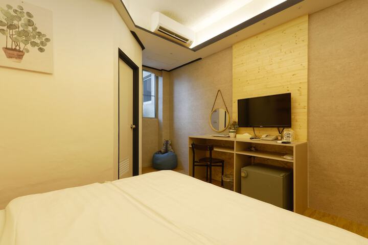 Room 74 of 232