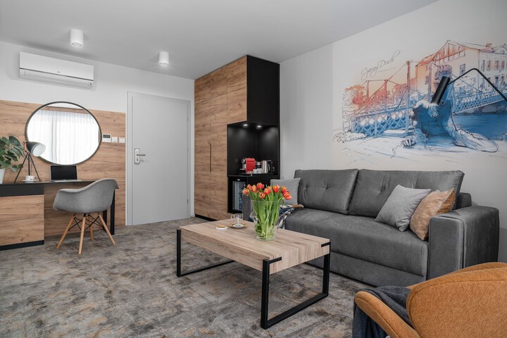 Room 4 of 47