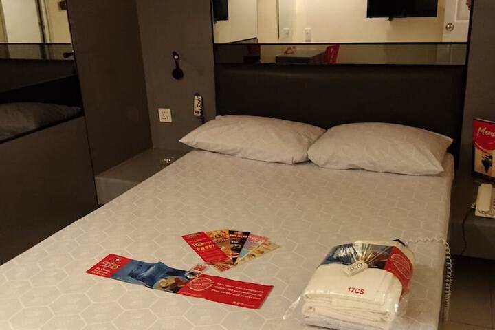 Room 8 of 27