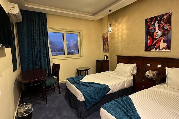Room 26 of 90