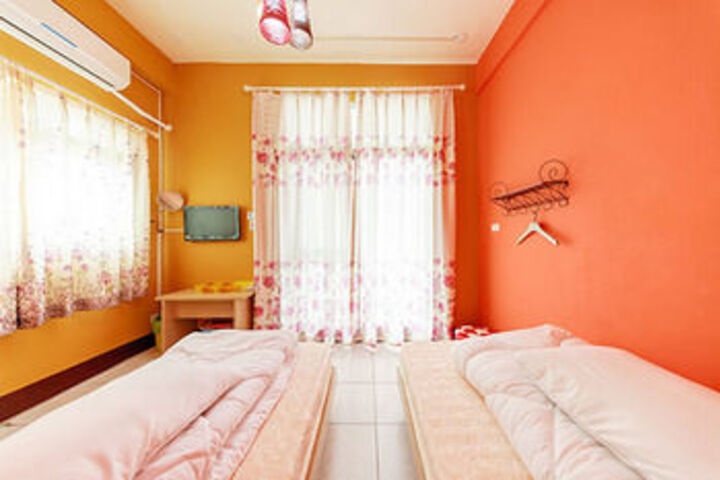 Room 10 of 51
