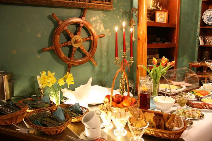 Dining 65 of 79
