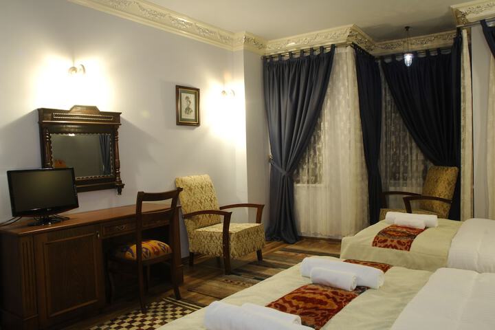 Room 12 of 50