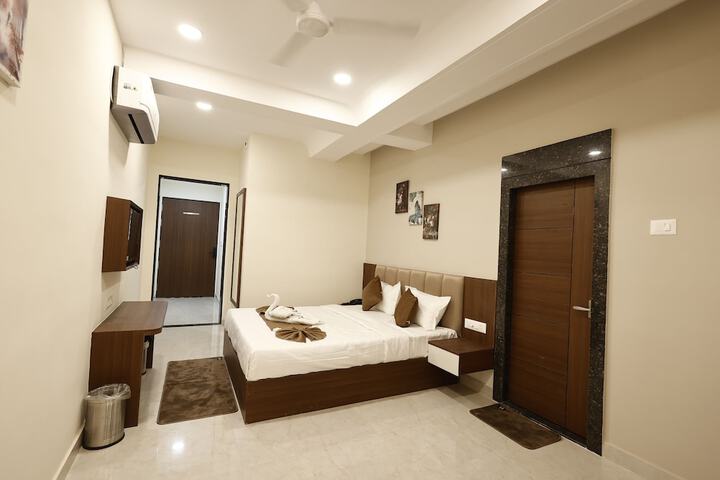 Room 17 of 31