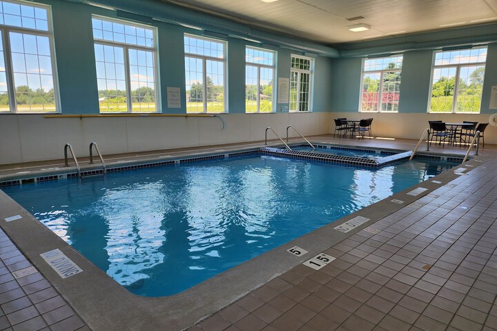 Pool Hotel