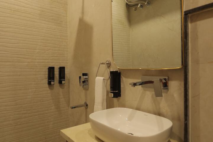 Room 47 of 83
