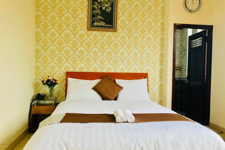 Room 12 of 15