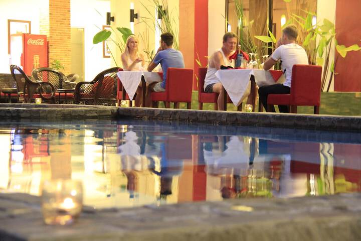 Hotel Pool